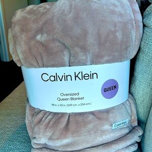 Calvin Klein Oversized Queen Blanket